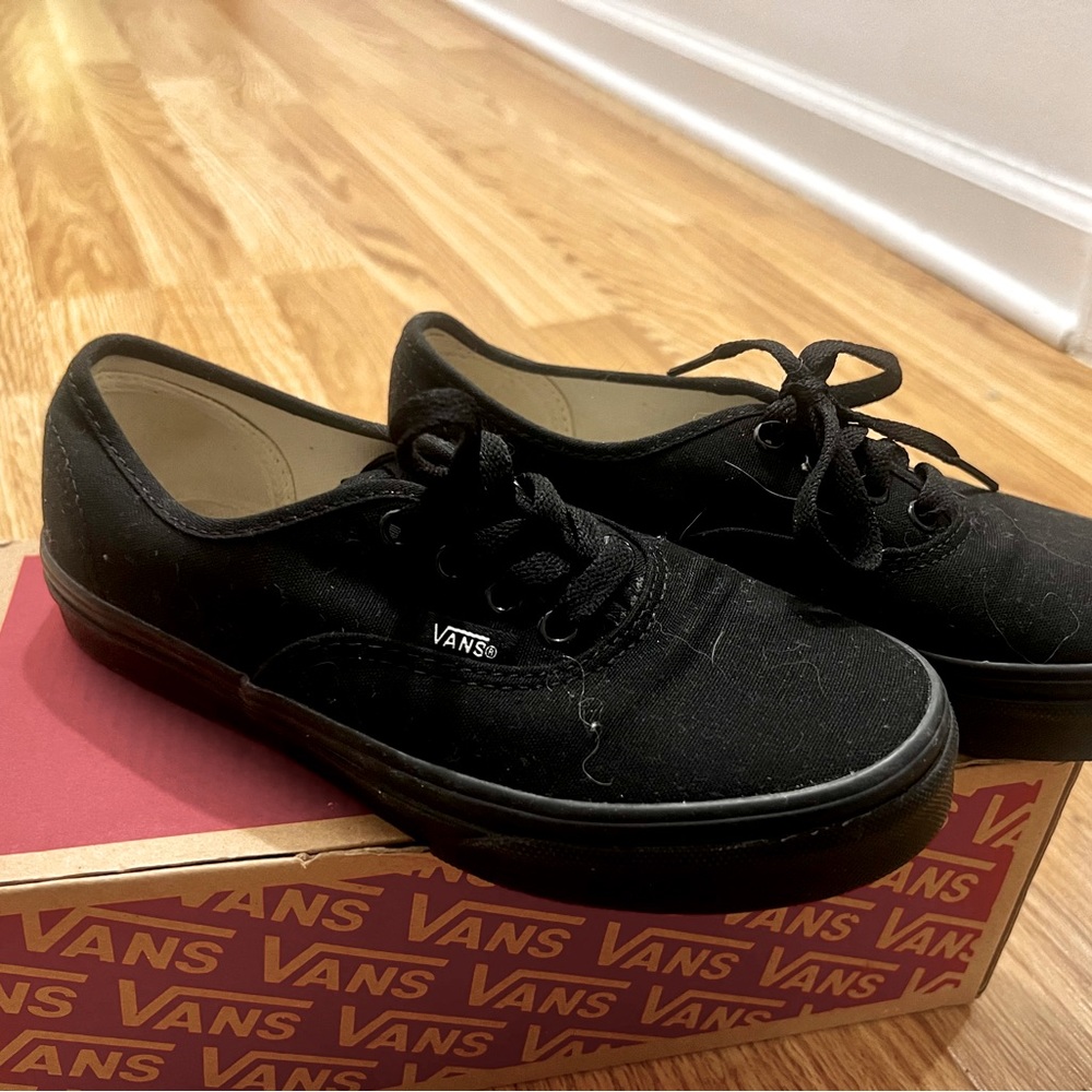 Vans Black Skate Authentic Skateboard Shoes size 5/Kids 3
